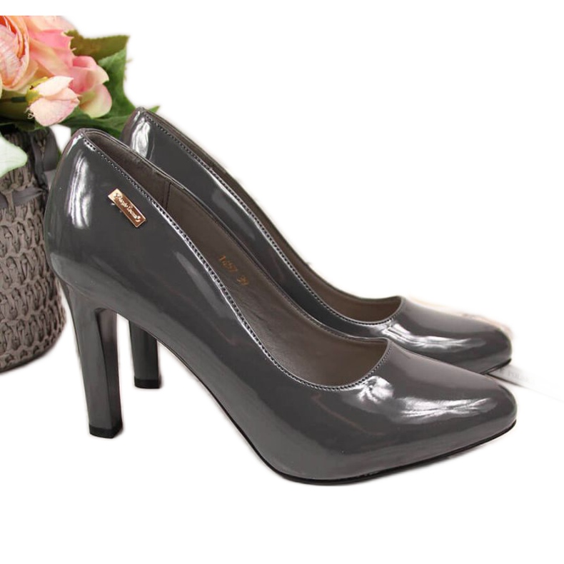 Czółenka lakierowane na słupku Sergio Leone W SK3P szare