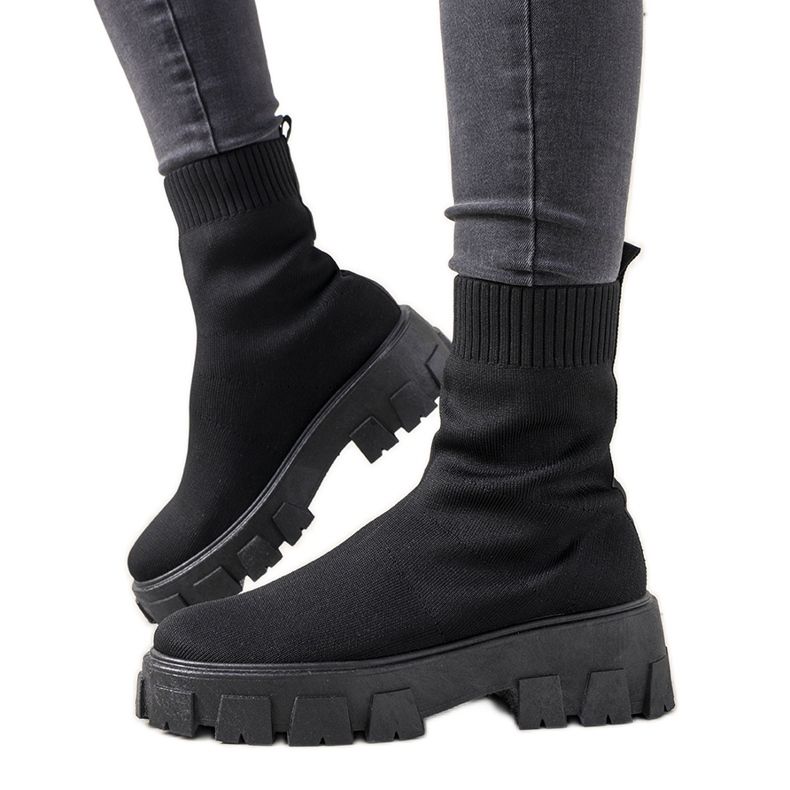 Czarne botki na grubej podeszwie Randy