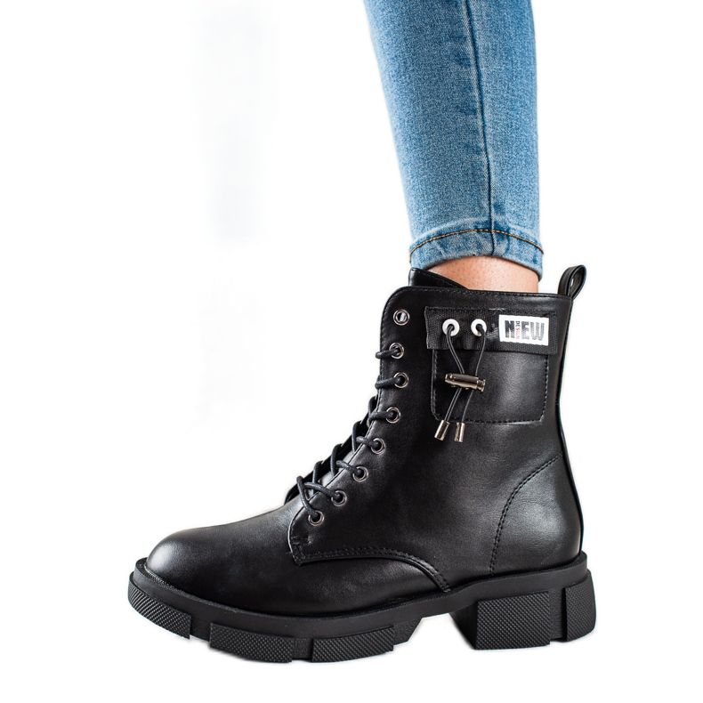 Goodin Czarne sznurowane workery z ozdobą