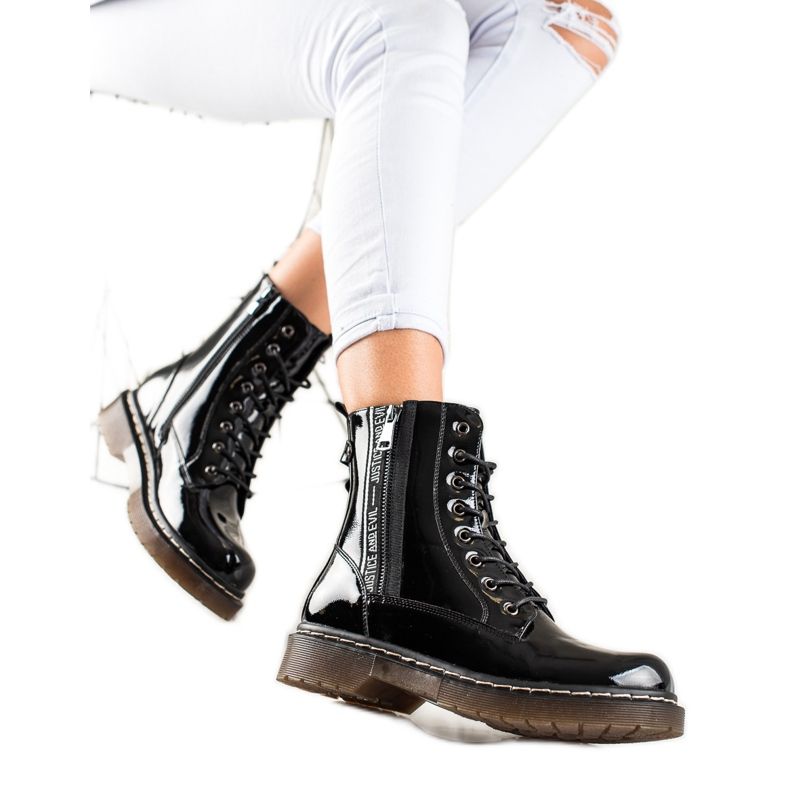 W. Potocki Czarne lakierowane traperki Potocki