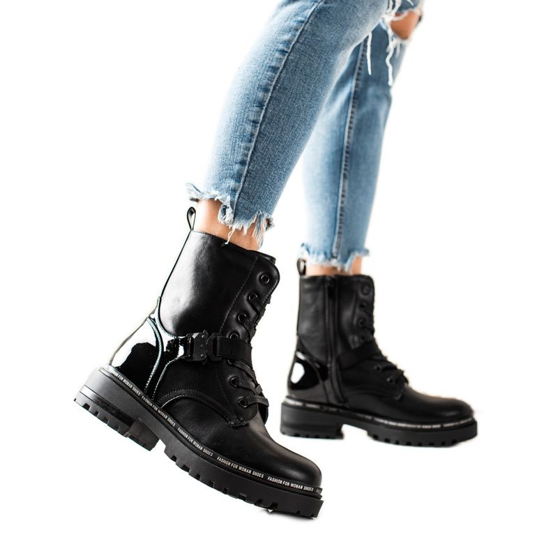 TRENDI Czarne Workery Z Klamrą