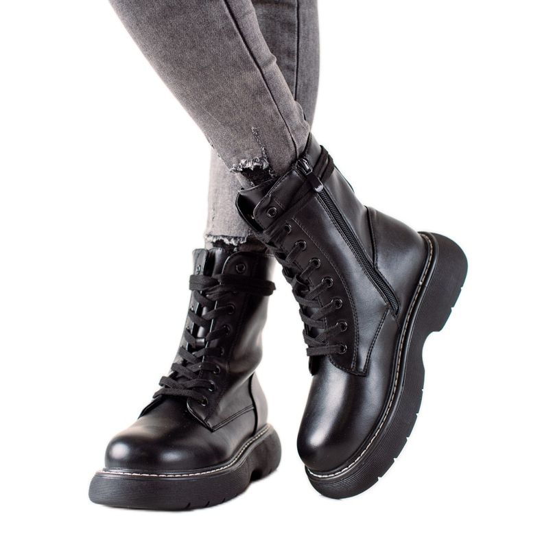 TRENDI Czarne workery na platformie