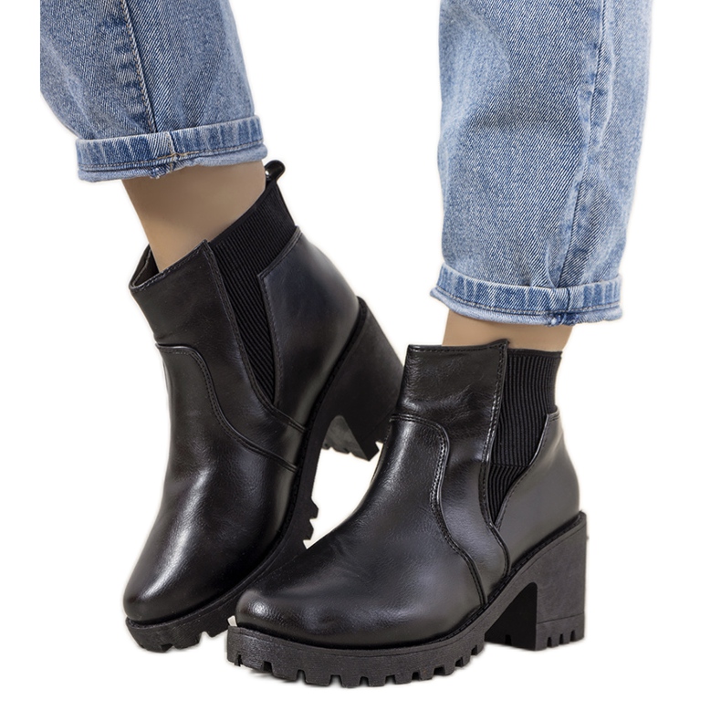 Czarne botki ocieplane na słupku Ruel