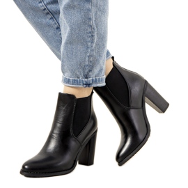 Czarne botki ocieplane na słupku Castro