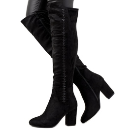 Czarne kozaki na słupku ocieplane Menas