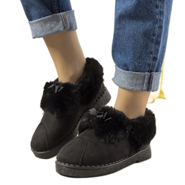 Czarne kapcie z futerkiem ocieplane Valle