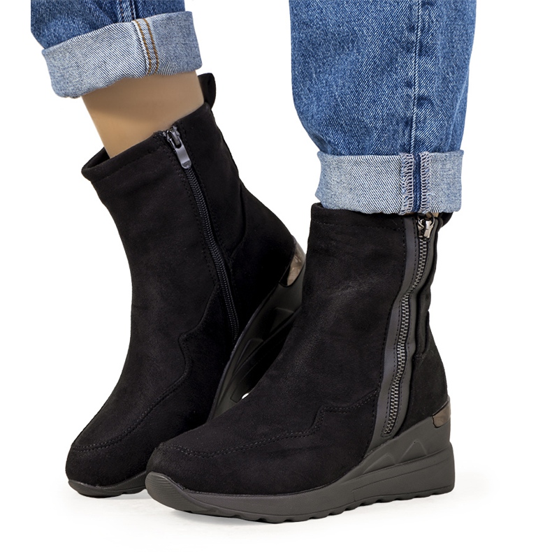 Czarne botki na koturnie ocieplane Valdez