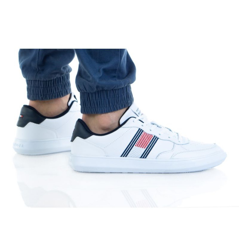 Buty Tommy Hilfiger Essential Leather Cu M FMOFMO3904 białe