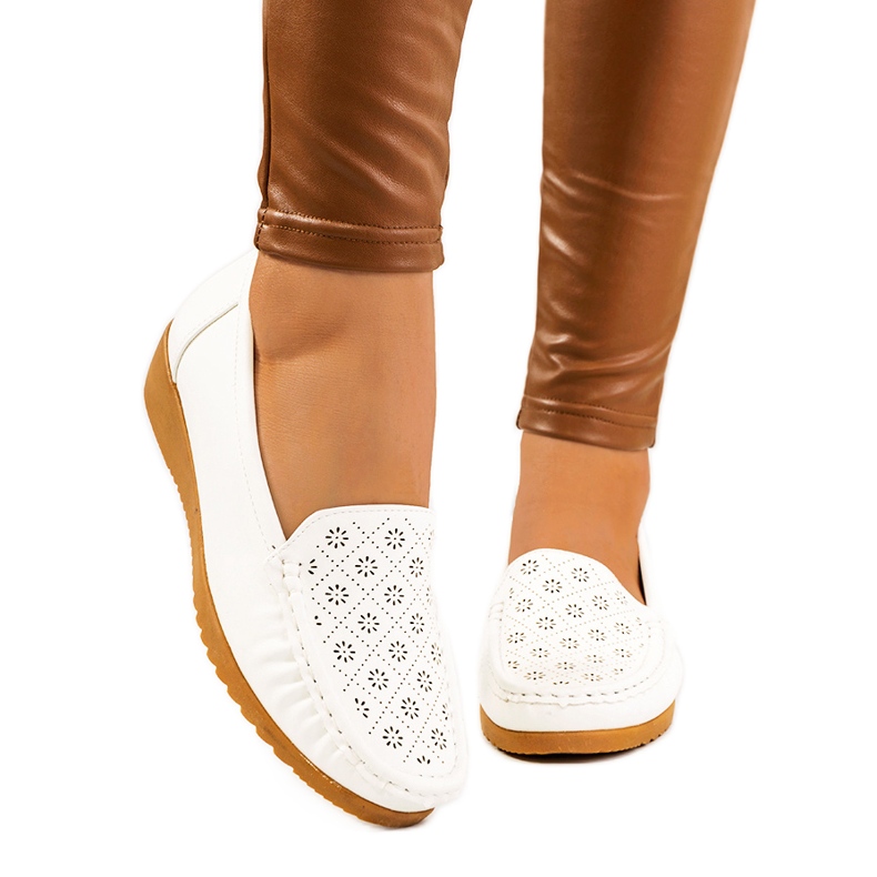 Białe mokasyny na koturnie Wendy