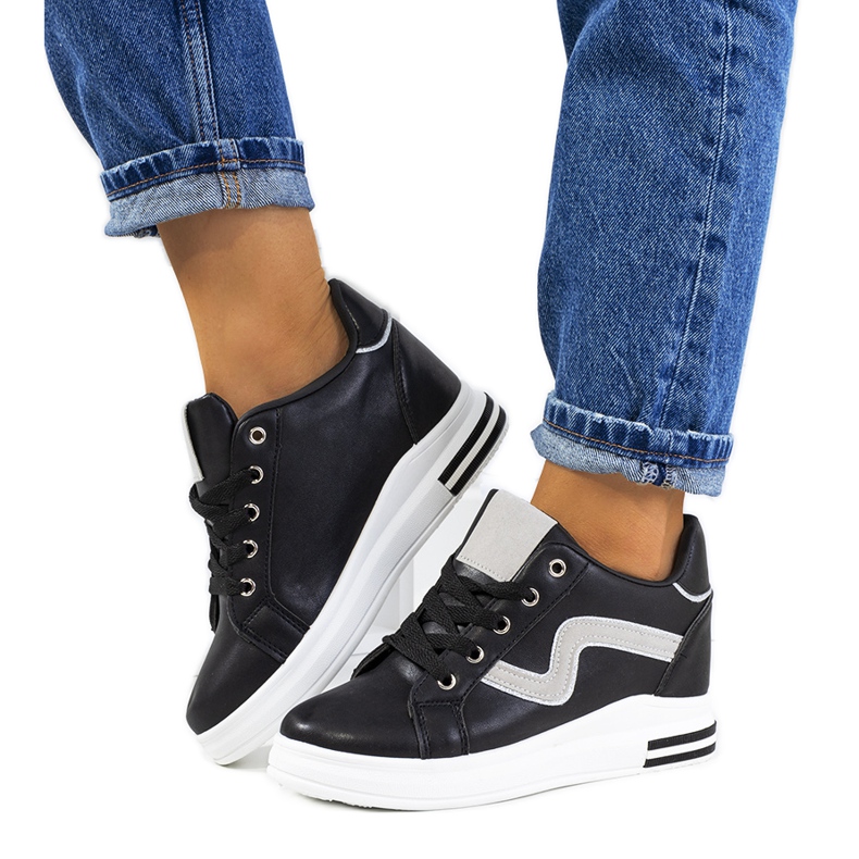 Czarne sneakersy na koturnie Piazza
