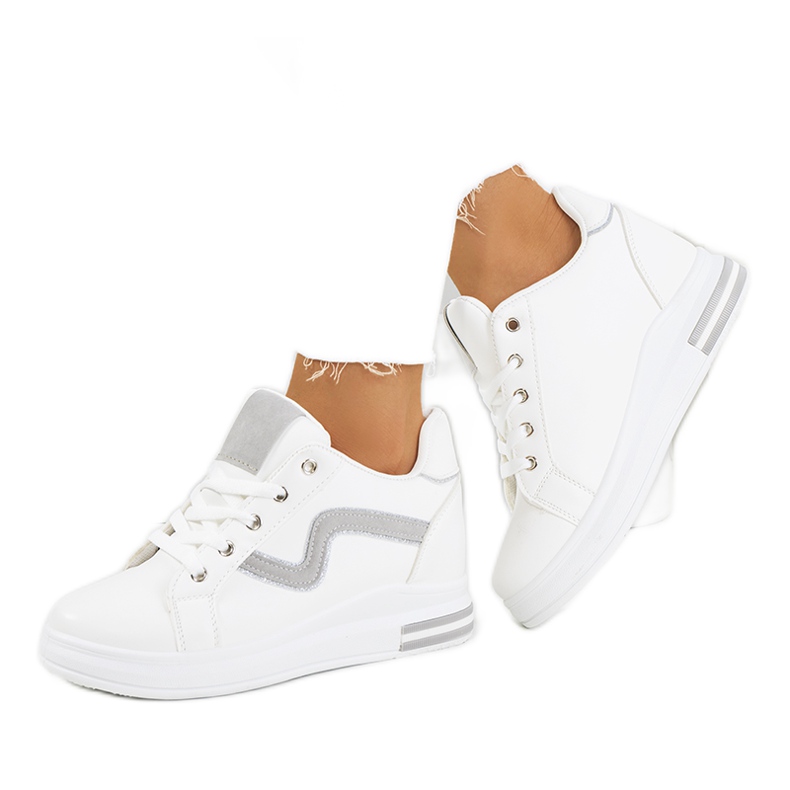 Białe sneakersy na koturnie Piazza