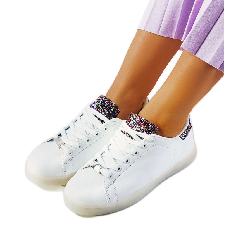 Białe sneakersy z ledami Alfaro