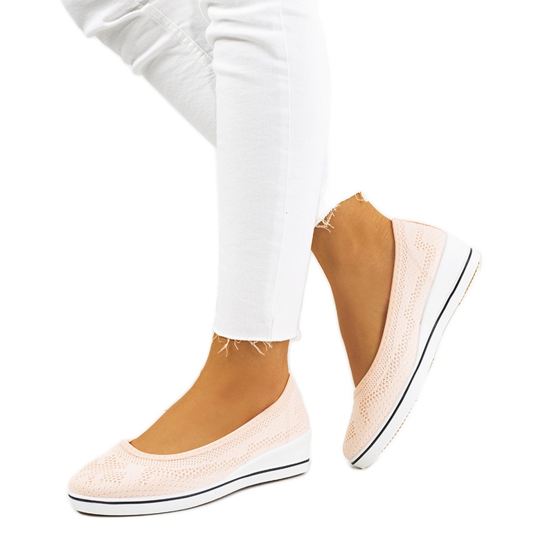 Różowe baleriny na koturnie Connor