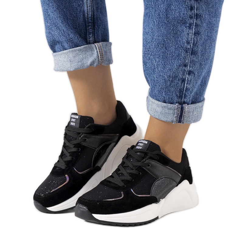 Czarne błyszczące sneakersy Cotter