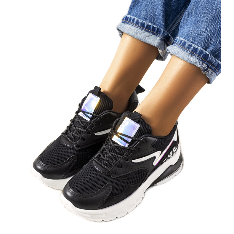 Czarne holograficzne sneakersy George