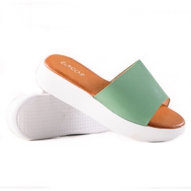 Encor Zielone klapki na platformie