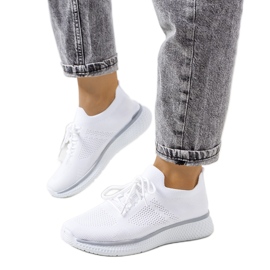 Białe sneakersy sportowe Michaela