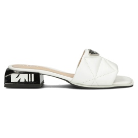 Skórzane klapki Filippo DK3905/22 Wh białe