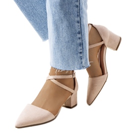 Beżowe czółenka na słupku Hyde beżowy