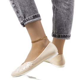 Złote baleriny z wycięciem Silke złoty