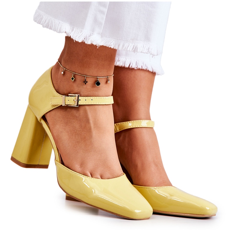 PG1 Modne Lakierowane Czółenka Na Słupku Żółte Maoris