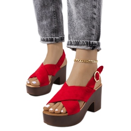 Czerwone sandały na platformie Chapel