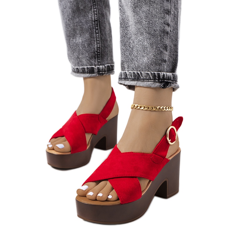 Czerwone sandały na platformie Chapel