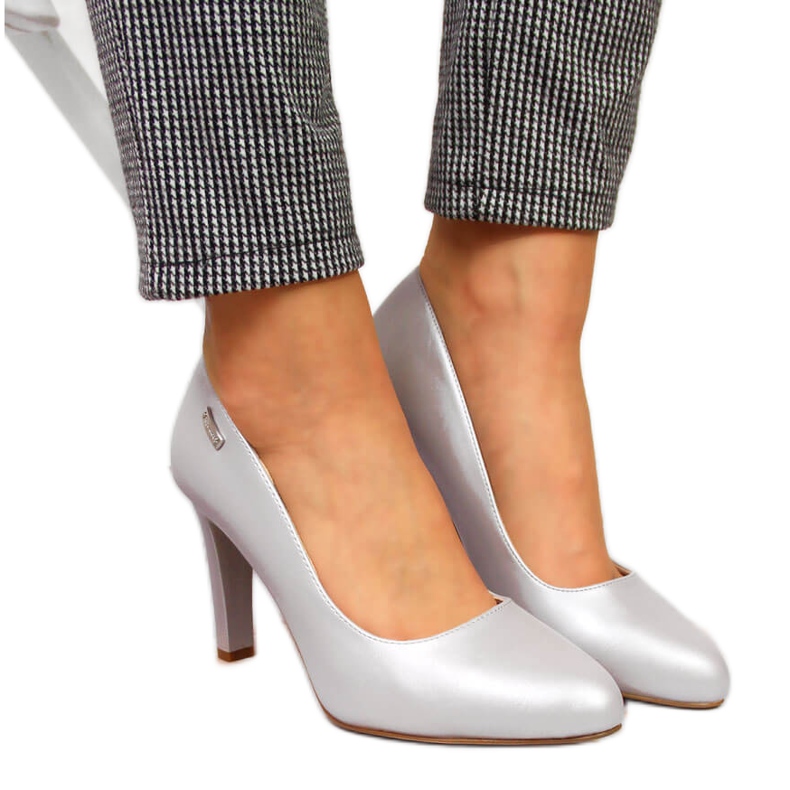 Czółenka na słupku srebrne perłowe Sergio Leone srebrny