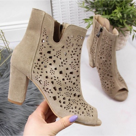 Botki skórzane damskie ażurowe na słupku bezowe Juma