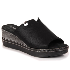 Klapki damskie na koturnie czarne T.Sokolski