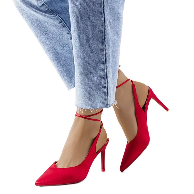 Czerwone szpilki z wiązaniem Anneli