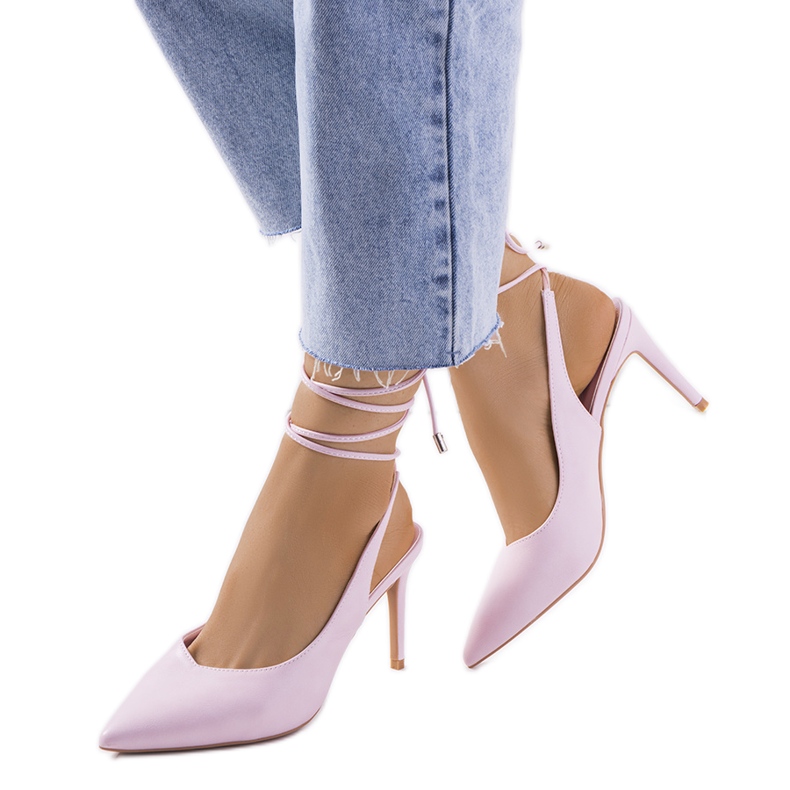 Różowe wiązane szpilki Latvala