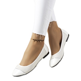 Białe ażurowe baleriny Kirsti ecru