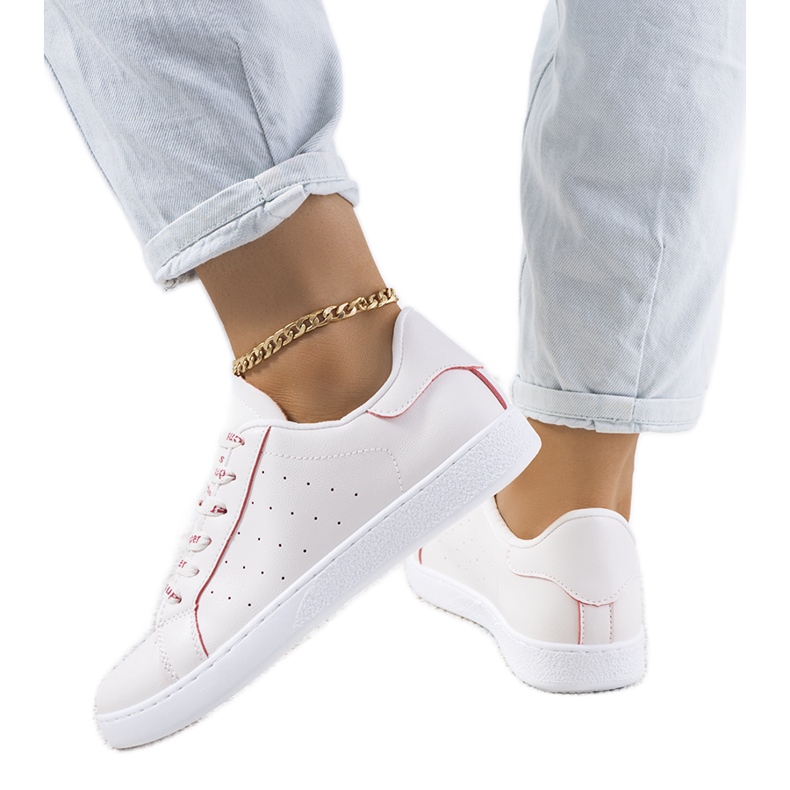 Biało czerwone obuwie sportowe Koho białe