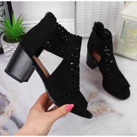 Sandały damskie zabudowane ażurowe czarne T.Sokolski