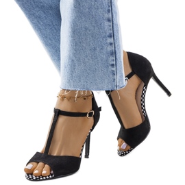 Czarne sandały na szpilce Munger