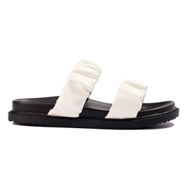 J. Star Białe klapki z paskami