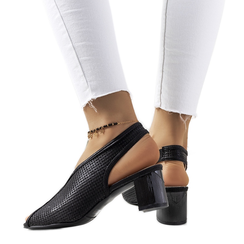 Czarne ażurowe sandały Rush