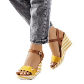 Żółte espadryle na koturnie Storey