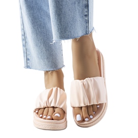 Różowe klapki na platformie Baldwin