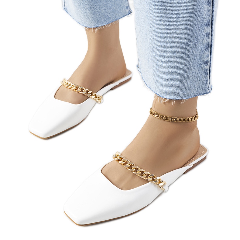 Białe eleganckie klapki Baras