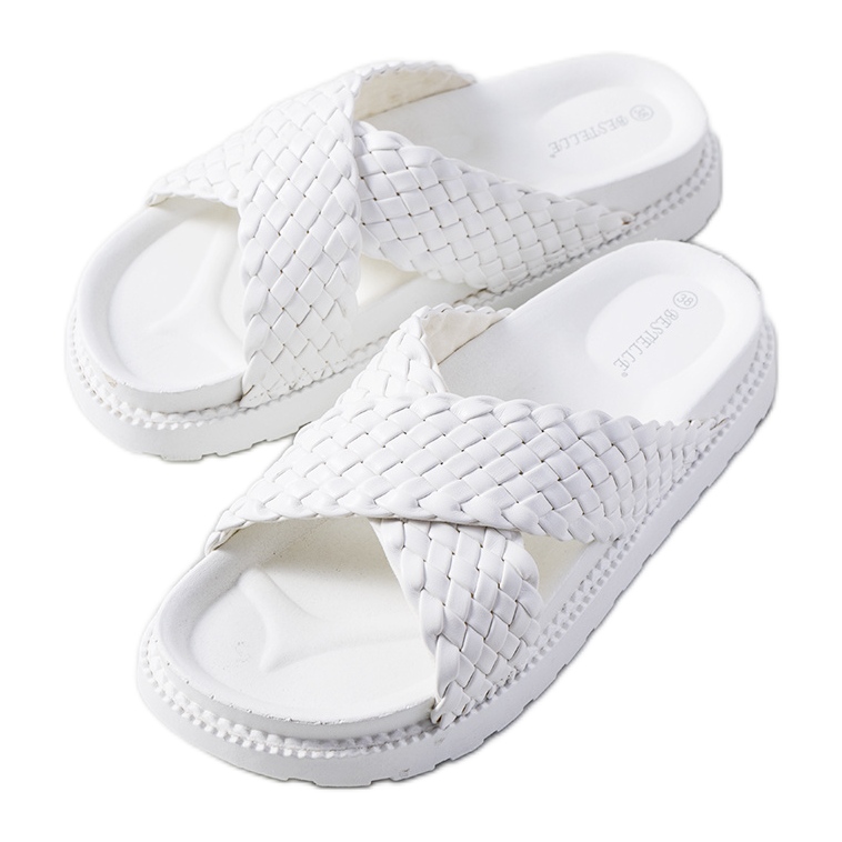 Białe klapki na platformie Bierings