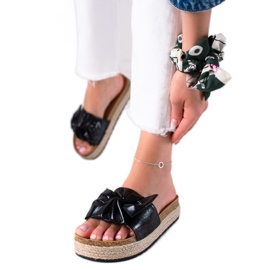 MIKA Połyskujące Czarne Klapki