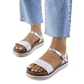 Srebrne sandały na zdobionej platformie Acton srebrny