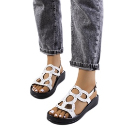 Białe sandały Luiten