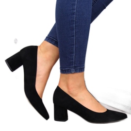 Czółenka na słupku zamszowe czarne Juma