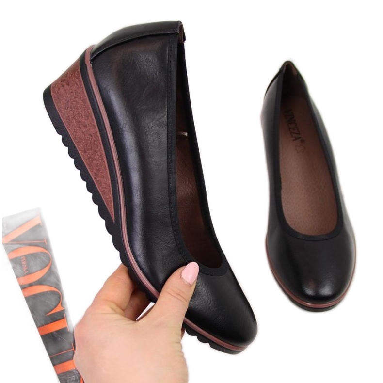 Czółenka na koturnie czarne W Vinceza