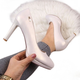 Czółenka na platformie perła beż W Sergio Leone