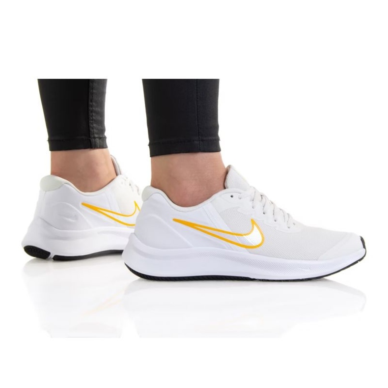 Buty Nike Star Runner 3 (GS) Jr DA2776-010 białe
