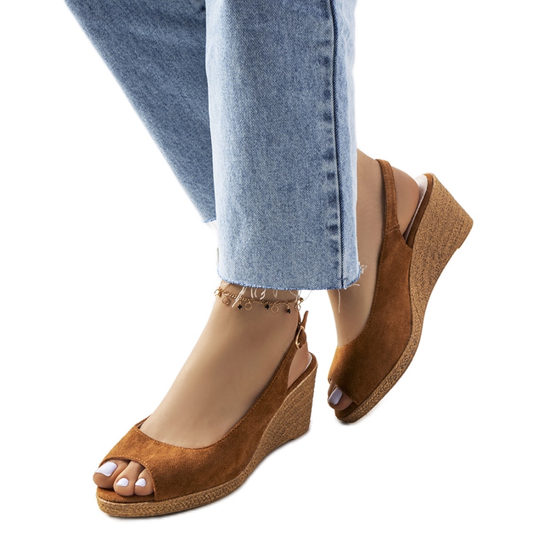 Espadryle brązowe na koturnie Alpatu